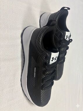 Under Armour Black and White Men's Athletic Trainers